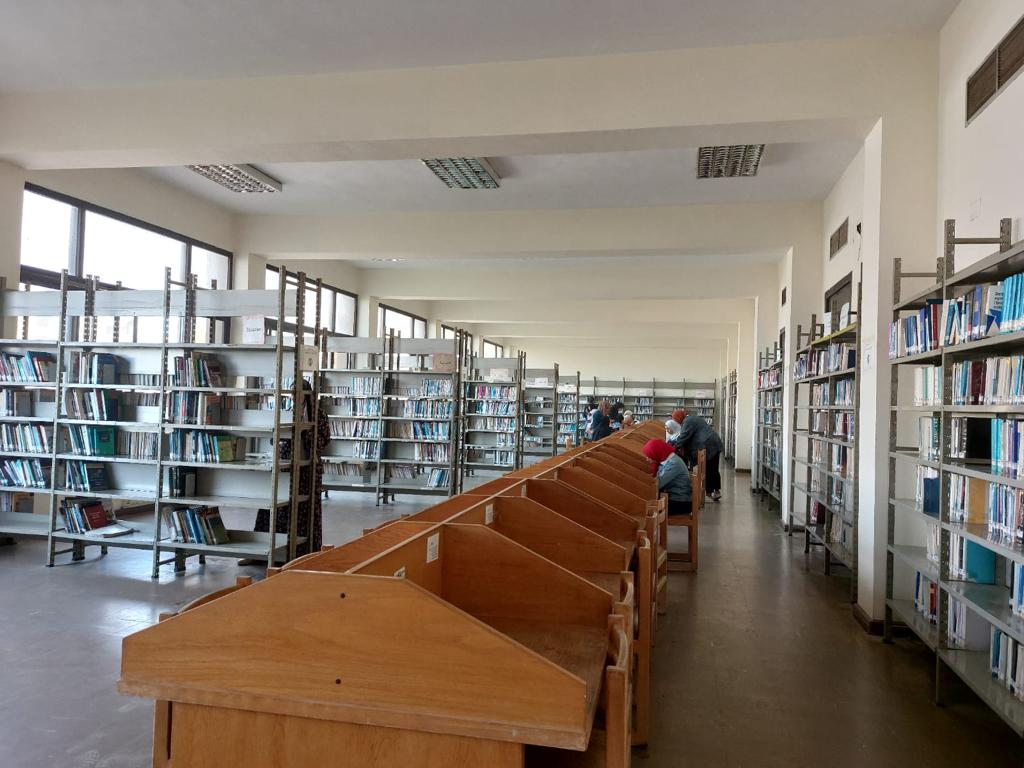 قاعة كتب 3