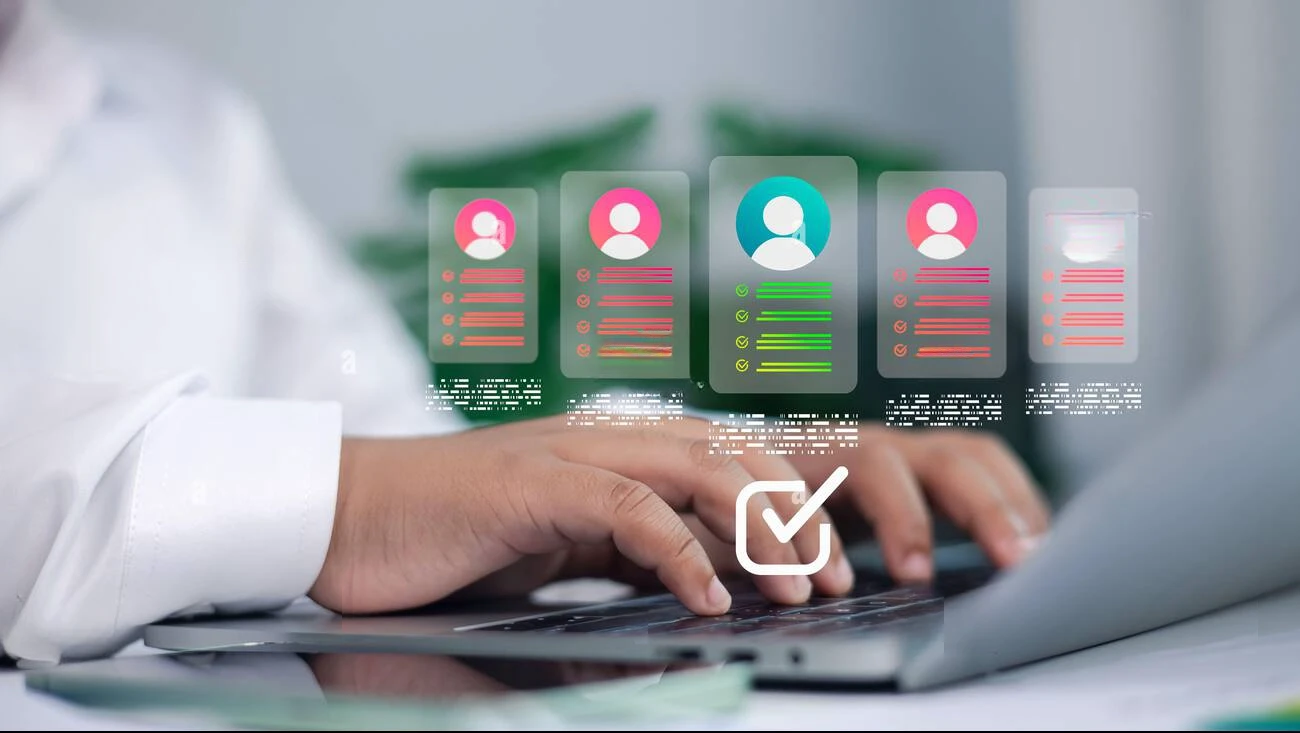 بناء قاعدة بيانات إلكترونية موحدة لجميع العاملين بالمركز